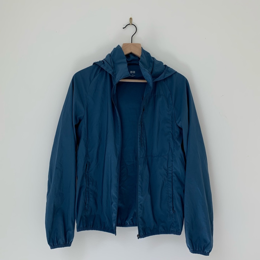 lightweight windbreaker